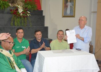 José Ronaldo sanciona lei criando o Dia do Romeiro