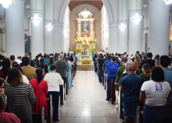 Missa solene marca lançamento da Festa de Sant`Ana 2025, padroeira de Feira de Santana