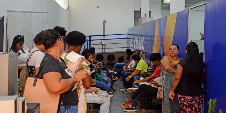 Casa do Trabalhador oferta 96 vagas de emprego para esta terça-feira