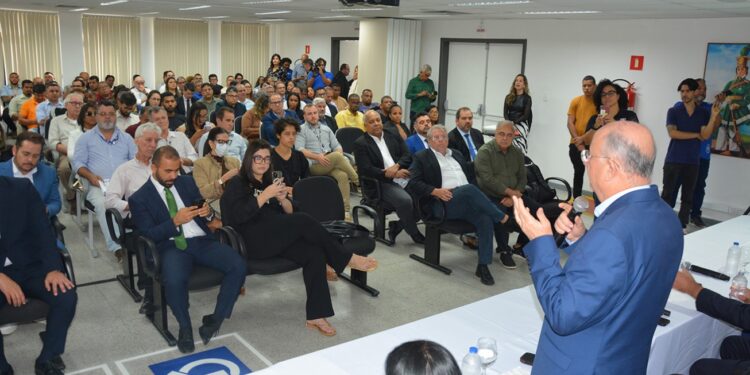 Feira de Santana pode solucionar problema de lixões em municípios da região