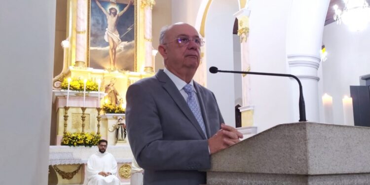 Prefeito José Ronaldo comemora 74 anos com missa em ação de graças