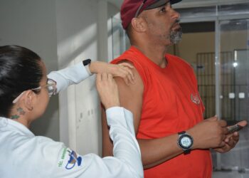 Feira de Santana promove ação de vacinação contra gripe e dengue neste sábado (19)