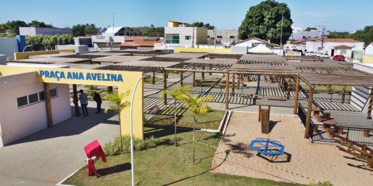 Homem condenado a mais de 25 anos de prisão por homicídio qualificado foge durante julgamento na Bahia