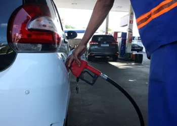 Gasolina, diesel e gás de cozinha ficam mais baratos na Bahia