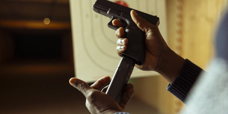 Mortes em ações policiais crescem 235% em Salvador e região metropolitana no 1º semestre de 2025, aponta levantamento