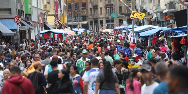 Por que a Rua 25 de Março entrou na mira de investigação de Trump após anúncio do tarifaço