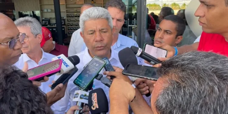 Governador Jerônimo minimiza rejeição em pesquisa e reforça investimentos em Feira de Santana