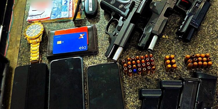 Três homens são presos com armas, munições e drogas no recôncavo da Bahia
