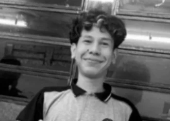 Jovem de 17 anos morre após ser espancado ao reagir a ofensas homofóbicas