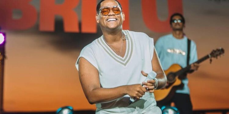 Quem é Netto Brito, cantor que sobreviveu a acidente com três mortos na Bahia