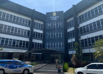 Mulher é presa após simular falso sequestro, pedir socorro para familiares e exigir R$ 20 mil de resgate