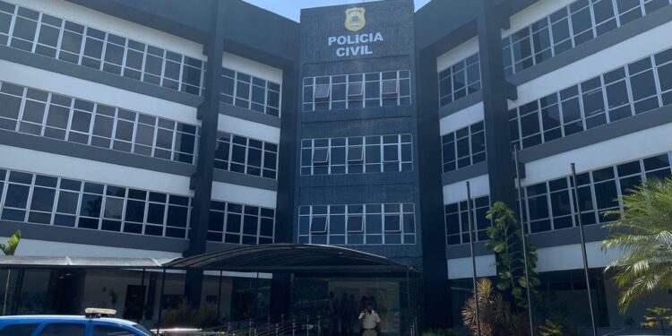 Mulher é presa após simular falso sequestro, pedir socorro para familiares e exigir R$ 20 mil de resgate