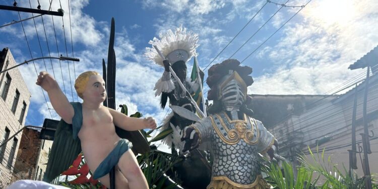 Milhares de baianos celebram 2 de Julho nas ruas de Salvador