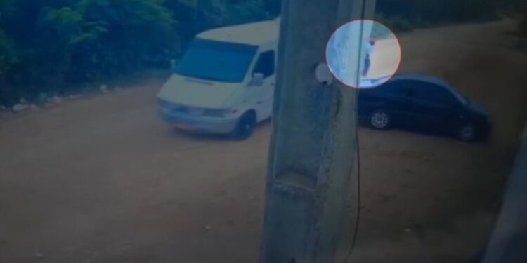 Idoso morre após ser atropelado por van em marcha ré no sudoeste da Bahia