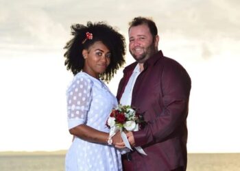 Homem é condenado a 56 anos e 3 meses de prisão por matar esposa e esfaquear enteado em Salvador