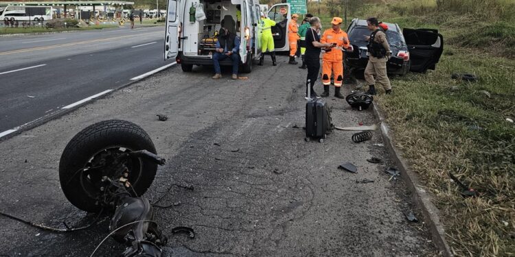 Novo vídeo mostra carro do cantor Fabiano destruído após acidente em Juiz de Fora