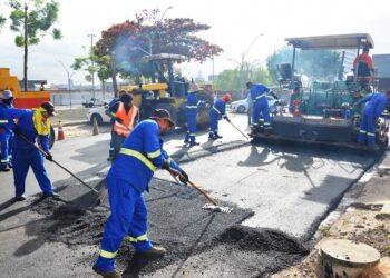 Prefeitura realiza pavimentação e anuncia melhorias da Praça do Fórum