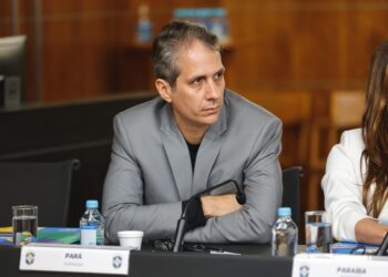 “Navio bateu no iceberg e está afundando”, diz vice da CBF sobre fair play financeiro no futebol