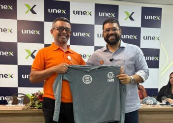Prefeitura de Feira distribui, pela primeira vez, camisas com proteção UV para agentes de endemias