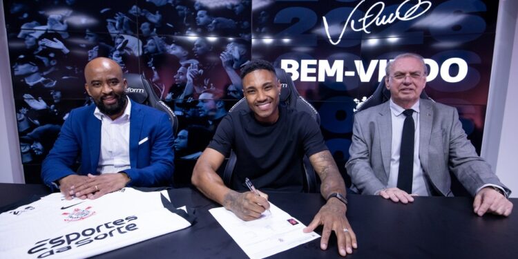 Corinthians anuncia a contratação do atacante Vitinho até o fim de 2026
