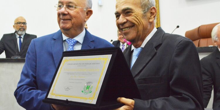 Jornalista Levi Vasconcelos recebe título de Cidadão Feirense e celebra trajetória iniciada em Feira