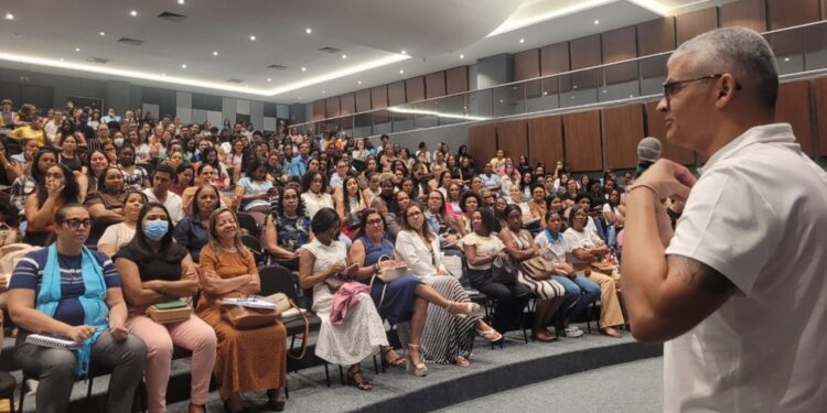 Secretaria de Educação lança nova estratégia para acompanhar a presença escolar e combater a evasão