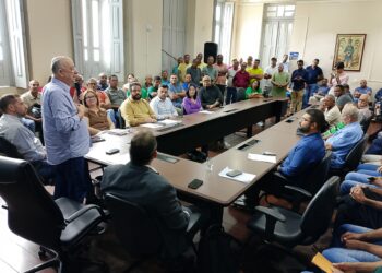 Prefeito José Ronaldo reúne agentes e administradores distritais para fortalecer trabalho conjunto