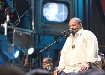 Arlindo Cruz, cantor, compositor e multi-instrumentista, morre no Rio