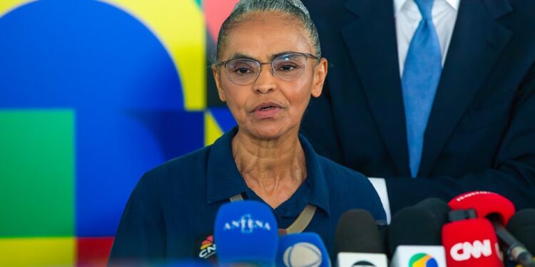 Lula sanciona com vetos projeto que enfraquece regras de licenciamento ambiental