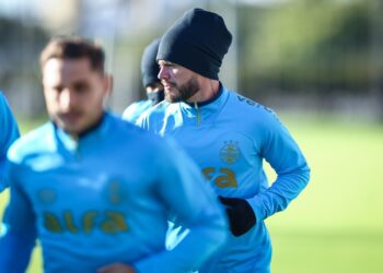 Grêmio acerta quatro saídas e tem plano de reduzir ainda mais o elenco