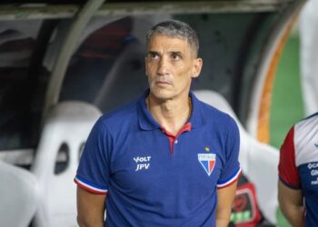 Santos acerta a contratação de Vojvoda como novo técnico