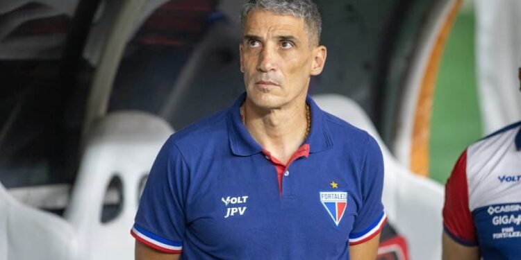 Santos acerta a contratação de Vojvoda como novo técnico