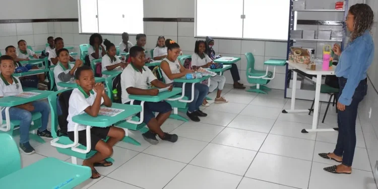 Secretaria de Educação prepara campanha de alfabetização após participação em seminário nacional no Ceará