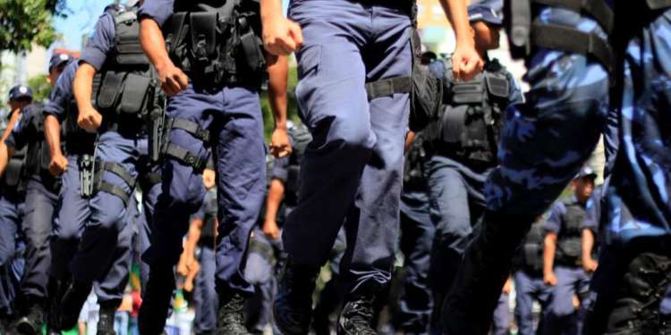 Concursos para área policial têm 3.798 vagas abertas; salários chegam a R$ 11,4 mil