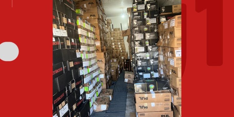 Carga de carnes avaliada em R$ 1,5 milhão é recuperada na Bahia; dois homens são presos na ação