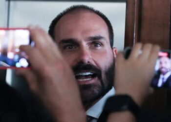 Eduardo Bolsonaro xinga o pai em mensagens: “seu ingrato!”