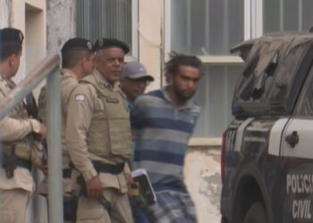 Homem confessa participação no assassinato de três mulheres em praia na Bahia