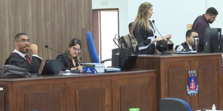 Júri popular de PM acusado de matar dono de lava-jato na Bahia é adiado por suspeita de falso testemunho