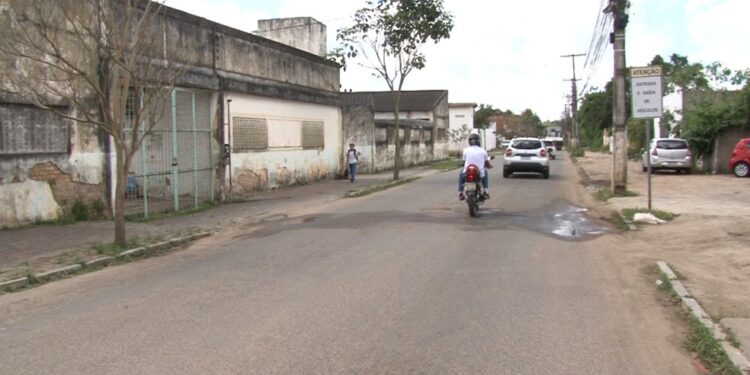 Suspeito morre em confronto com a polícia e outros 10 são presos em operação contra o tráfico de drogas em Feira de Santana