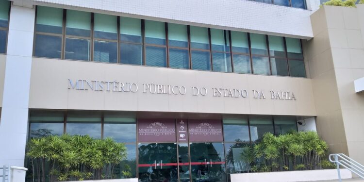 MP-BA lança edital de concurso público para promotor de Justiça com salário acima de R$ 30 mil