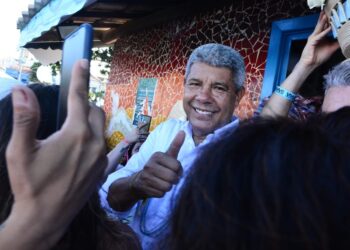 Quaest: 59% aprovam governo Jerônimo Rodrigues na BA, e 33% desaprovam