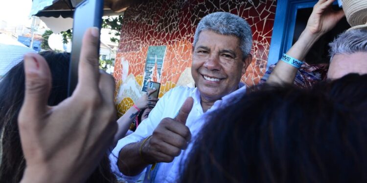 Quaest: 59% aprovam governo Jerônimo Rodrigues na BA, e 33% desaprovam