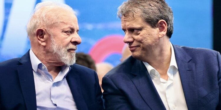 Eleição 2026: Lula volta a ficar à frente de Tarcísio no 2º turno, diz Quaest; presidente também venceria os outros 8 potenciais adversário