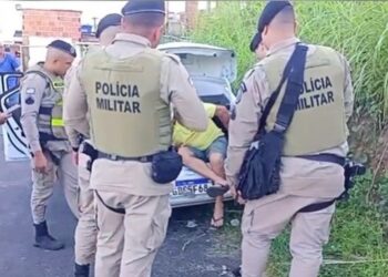 Idoso é obrigado a fazer PIX de R$ 40 mil durante sequestro em Salvador; vítima foi resgatada em porta-malas de carro