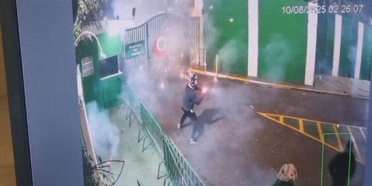 Palmeiras denuncia ataque com bombas e rojões à Academia de Futebol