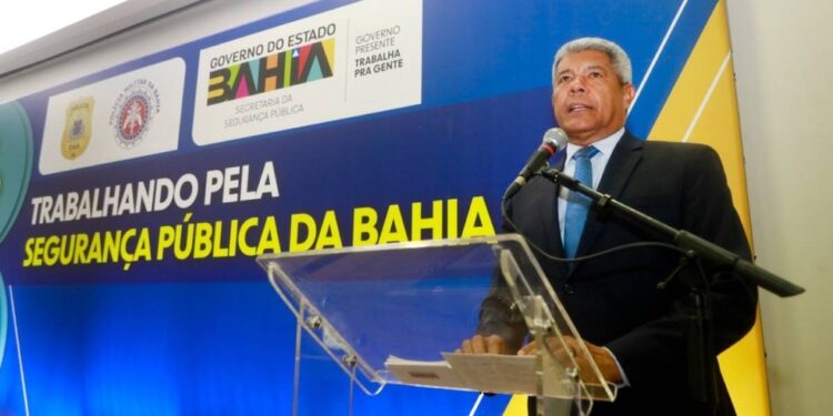 Governador assina projetos de lei que propõe reestruturação na segurança pública na Bahia