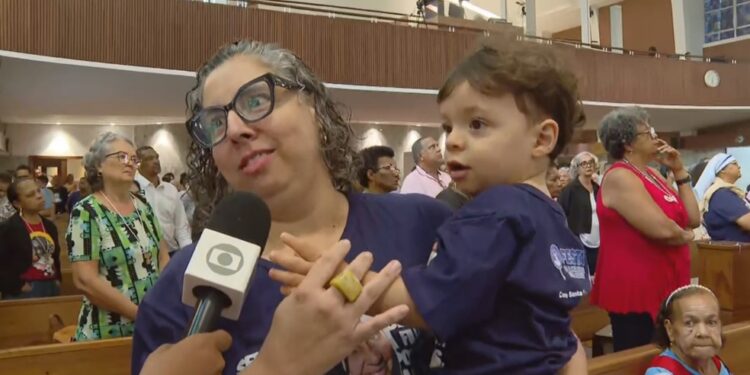No dia de Santa Dulce do Pobres, fieis celebram milagres: ‘intercedeu para realizar meu sonho de ser mãe’