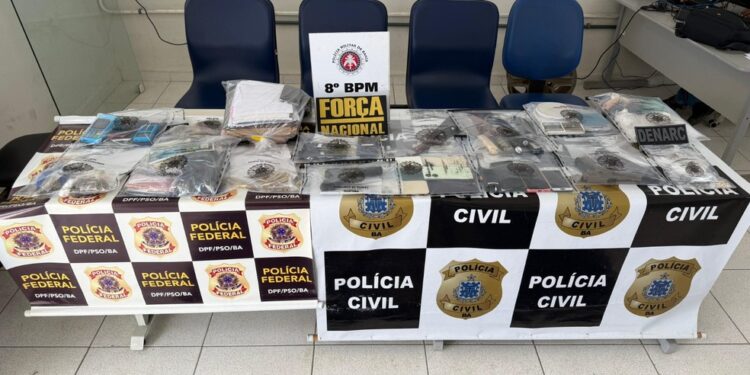 Quatro pessoas são presas e duas morrem em operação contra grupo criminoso no extremo sul da Bahia