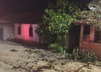 Mãe e três filhas morrem após casa pegar fogo no sul da Bahia