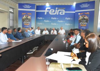 Prefeito José Ronaldo empossa novos membros do Conselho Municipal de Alimentação Escolar